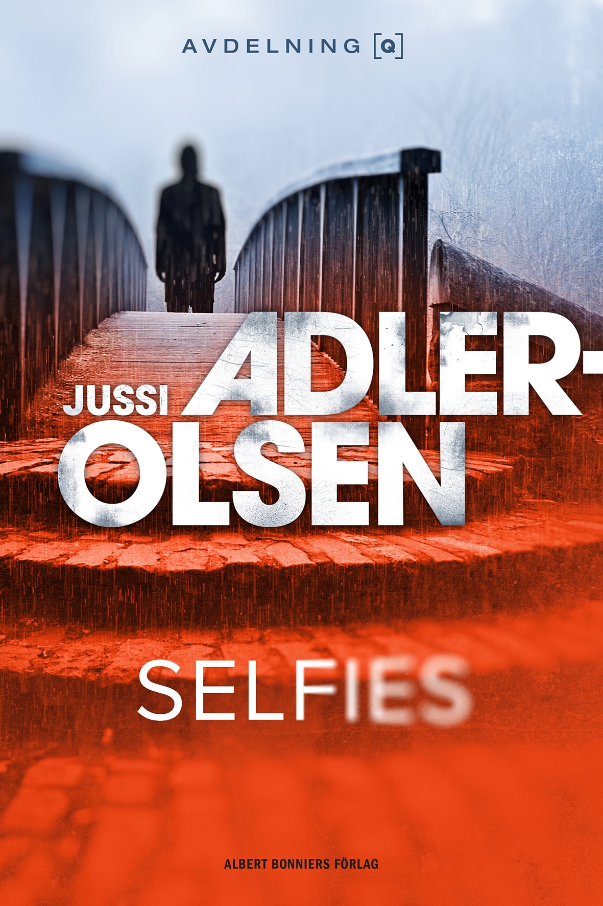 Bild på bokomslaget till Selfies av Jussi Adler-Olsen